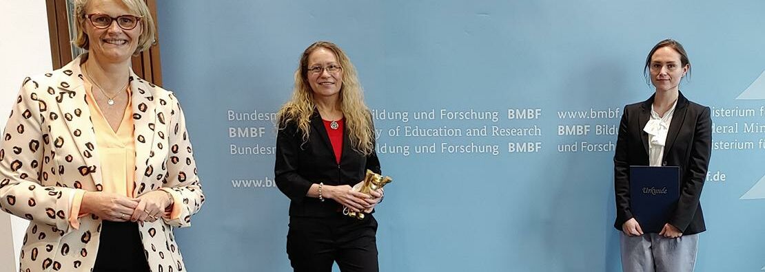 Anja Karliczek, Katja Buhs und Isabella Sommer